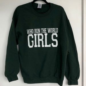 Beyonce Who Run The World Girls Large Sweatshirt